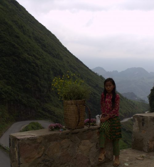Vyhlídka Tham Ma slope s místní holčičkou