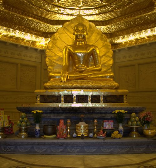 Bai Dinh Pagoda - uvnitř věže